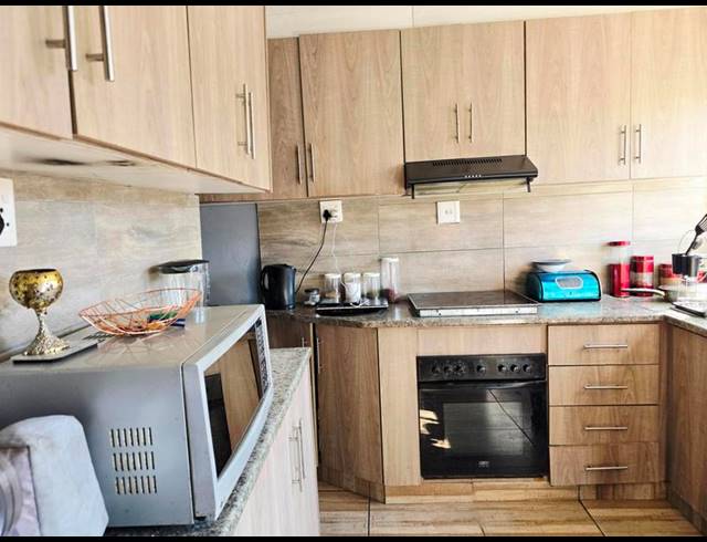 4 BEDROOM HOUSE FOR SALE IN PHOENIX